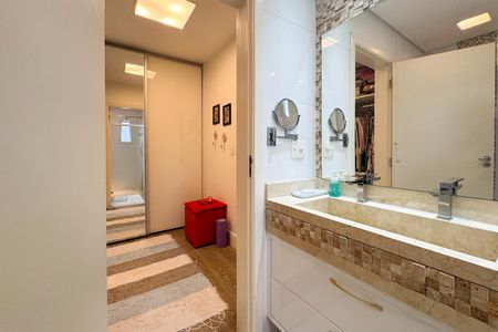 Casa à venda com 200m², 3 quartos e 3 vagasBanheiro - Suíte 3