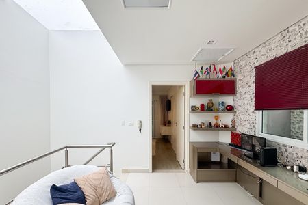 Casa à venda com 200m², 3 quartos e 3 vagasEscritório