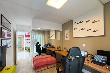 Casa à venda com 200m², 3 quartos e 3 vagasSuíte 2