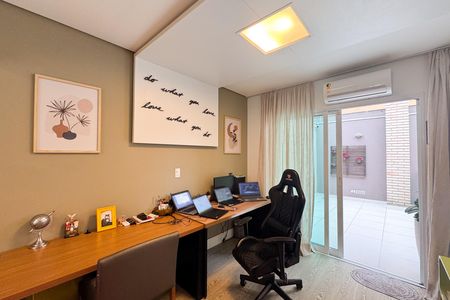 Casa à venda com 200m², 3 quartos e 3 vagasSuíte 2