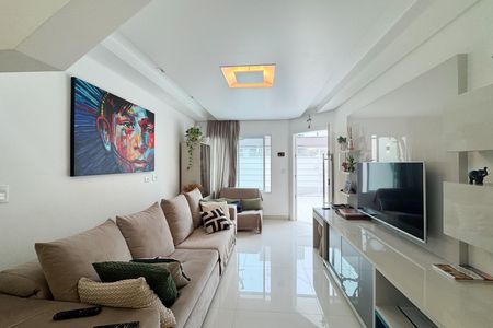 Casa à venda com 200m², 3 quartos e 3 vagasSala 