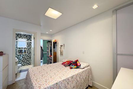 Casa à venda com 200m², 3 quartos e 3 vagasSuíte 1