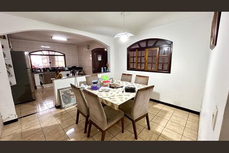 Casa para alugar com 280m², 3 quartos e 2 vagas Casa para alugar com 280m², 3 quartos e 2 vagasCopa