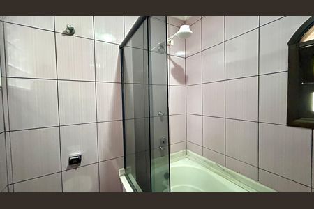 Casa para alugar com 280m², 3 quartos e 2 vagas Casa para alugar com 280m², 3 quartos e 2 vagasBanheiro 2