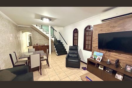 Sala de casa para alugar com 3 quartos, 280m² em Jardim Valeria, Guarulhos