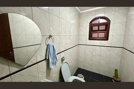 Casa para alugar com 280m², 3 quartos e 2 vagas Casa para alugar com 280m², 3 quartos e 2 vagasBanheiro 1