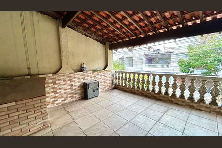 Casa para alugar com 280m², 3 quartos e 2 vagas Casa para alugar com 280m², 3 quartos e 2 vagasSacada