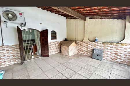 Casa para alugar com 280m², 3 quartos e 2 vagas Casa para alugar com 280m², 3 quartos e 2 vagasSacada