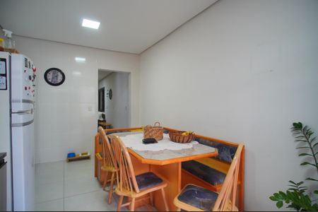 Casa à venda com 80m², 3 quartos e 2 vagasCozinha