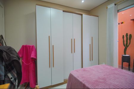 Casa à venda com 80m², 3 quartos e 2 vagasQuarto 2
