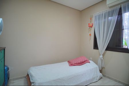 Casa à venda com 80m², 3 quartos e 2 vagasQuarto 1