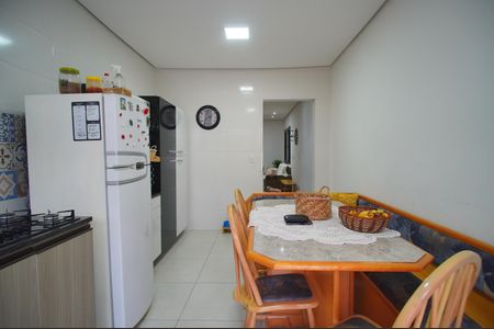 Casa à venda com 80m², 3 quartos e 2 vagasCozinha
