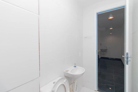 Apartamento para alugar com 814m², 2 quartos e sem vagaBanheiro