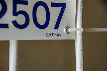 Placa de kitnet/studio para alugar com 1 quarto, 48m² em Campo Grande, Rio de Janeiro