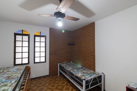 Casa à venda com 138m², 3 quartos e 2 vagas Casa à venda com 138m², 3 quartos e 2 vagasSala