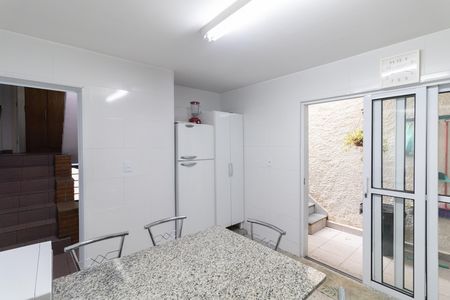 Casa à venda com 138m², 3 quartos e 2 vagas Casa à venda com 138m², 3 quartos e 2 vagasCozinha