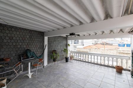 Casa à venda com 138m², 3 quartos e 2 vagas Casa à venda com 138m², 3 quartos e 2 vagasVaranda