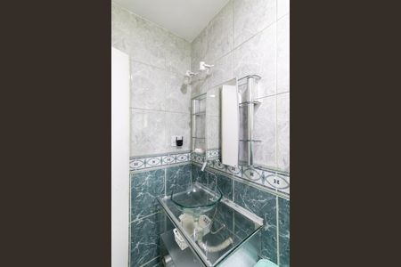 Casa à venda com 138m², 3 quartos e 2 vagas Casa à venda com 138m², 3 quartos e 2 vagasBanheiro