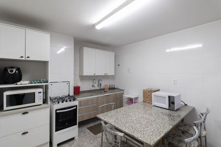 Casa à venda com 138m², 3 quartos e 2 vagas Casa à venda com 138m², 3 quartos e 2 vagasCozinha