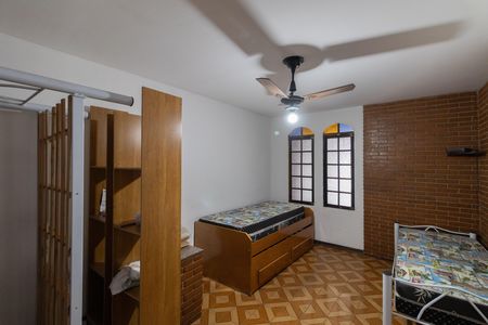 Casa à venda com 138m², 3 quartos e 2 vagas Casa à venda com 138m², 3 quartos e 2 vagasSala