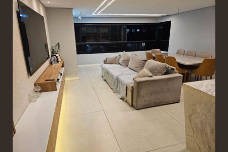 Apartamento à venda com 102m², 2 quartos e 3 vagas
