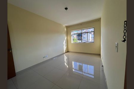 Apartamento para alugar com 120m², 3 quartos e sem vaga Apartamento para alugar com 120m², 3 quartos e sem vagaSala