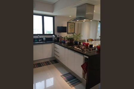 Apartamento à venda com 200m², 3 quartos e 4 vagas