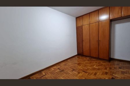 Casa à venda com 224m², 2 quartos e 4 vagas