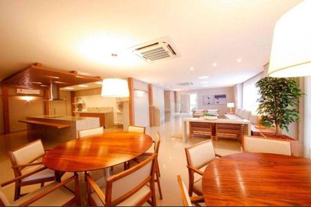Apartamento à venda com 60m², 2 quartos e 1 vaga
