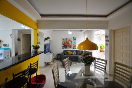 SALA de casa à venda com 4 quartos, 125m² em Rio Pequeno, São Paulo
