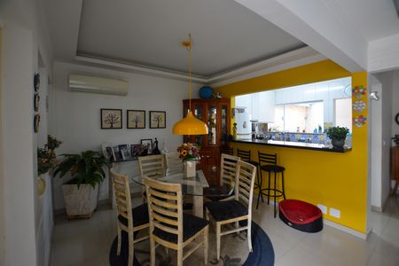 Casa à venda com 125m², 4 quartos e 1 vagaSALA