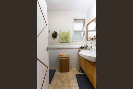 Apartamento à venda com 185m², 4 quartos e 3 vagas Apartamento à venda com 185m², 4 quartos e 3 vagasBanheiro da Suíte