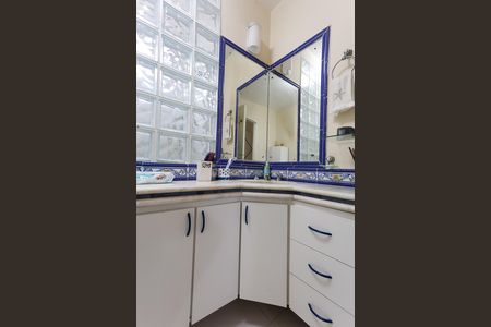 Apartamento à venda com 185m², 4 quartos e 3 vagas Apartamento à venda com 185m², 4 quartos e 3 vagasBanheiro