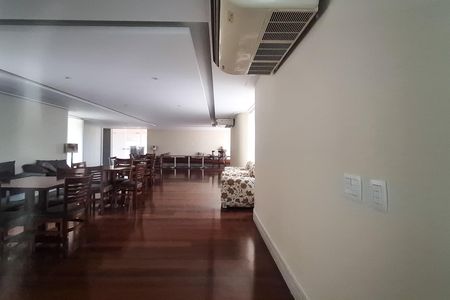 Apartamento à venda com 185m², 4 quartos e 3 vagas Apartamento à venda com 185m², 4 quartos e 3 vagasÁrea comum - Salão de festas