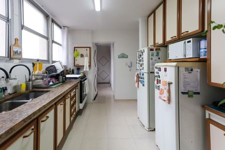 Apartamento à venda com 185m², 4 quartos e 3 vagas Apartamento à venda com 185m², 4 quartos e 3 vagascozinha