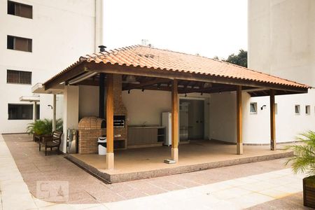 Apartamento à venda com 185m², 4 quartos e 3 vagas Apartamento à venda com 185m², 4 quartos e 3 vagasÁrea comum - Churrasqueira