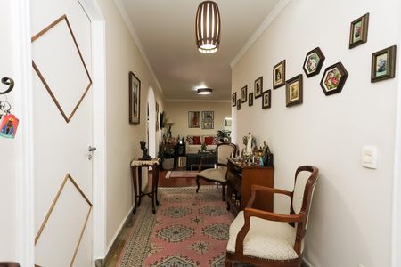 Apartamento à venda com 185m², 4 quartos e 3 vagas Apartamento à venda com 185m², 4 quartos e 3 vagasHall de entrada