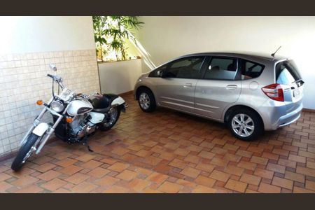 Casa à venda com 350m², 3 quartos e 3 vagas