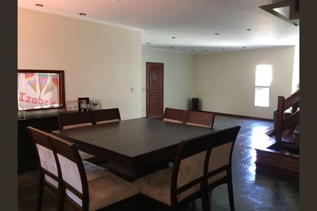 Casa à venda com 350m², 3 quartos e 3 vagas