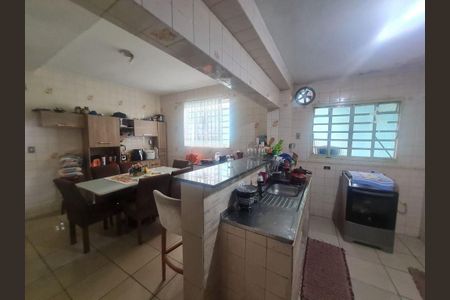 Casa à venda com 3 quartos, 155m² em Vila Galvão, Guarulhos
