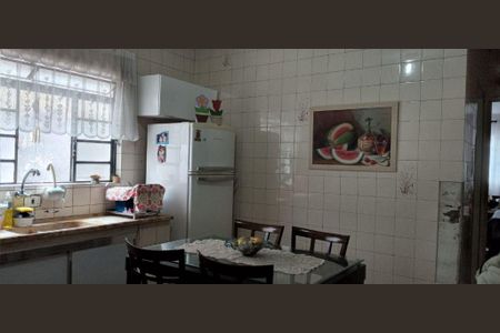 Casa à venda com 135m², 2 quartos e 2 vagas
