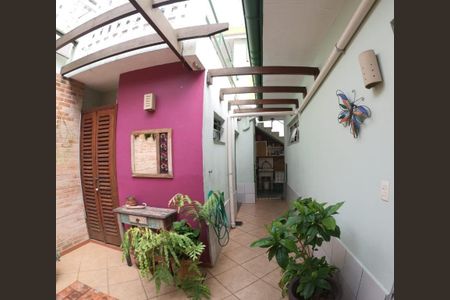 Casa à venda com 250m², 3 quartos e 3 vagas