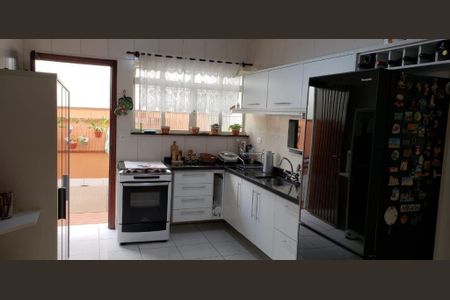 Casa à venda com 3 quartos, 250m² em Jardim Zaira, Guarulhos