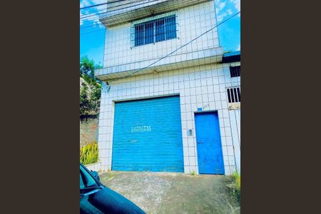 Casa à venda com 180m², 2 quartos e sem vaga
