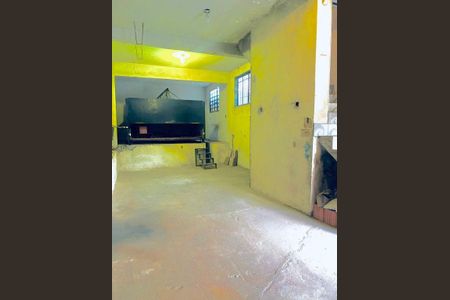 Casa à venda com 180m², 2 quartos e sem vaga