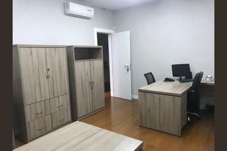 Casa à venda com 550m², 1 quarto e 2 vagas Casa à venda com 550m², 1 quarto e 2 vagasQuarto 1