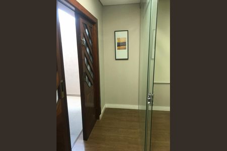 Casa à venda com 550m², 1 quarto e 2 vagas Casa à venda com 550m², 1 quarto e 2 vagasSala