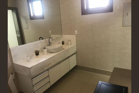 Banheiro de casa à venda com 1 quarto, 550m² em Castelo, Belo Horizonte