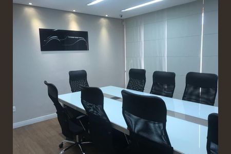 Casa à venda com 550m², 1 quarto e 2 vagas Casa à venda com 550m², 1 quarto e 2 vagasSala 2