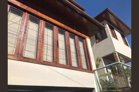 Casa à venda com 550m², 1 quarto e 2 vagas Casa à venda com 550m², 1 quarto e 2 vagasVista